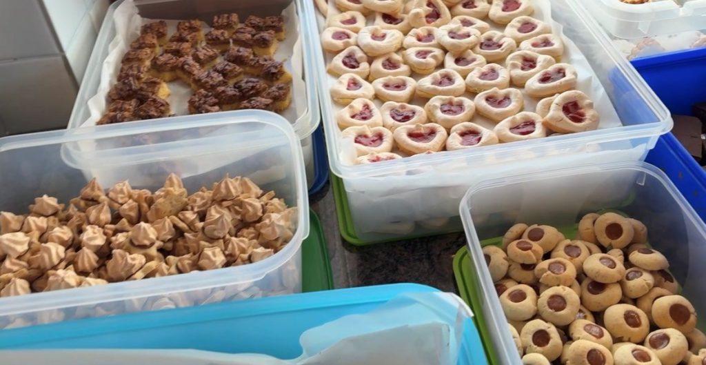 Weihnachtskekse der Goldhauben- und Kopftuchgruppe Molln